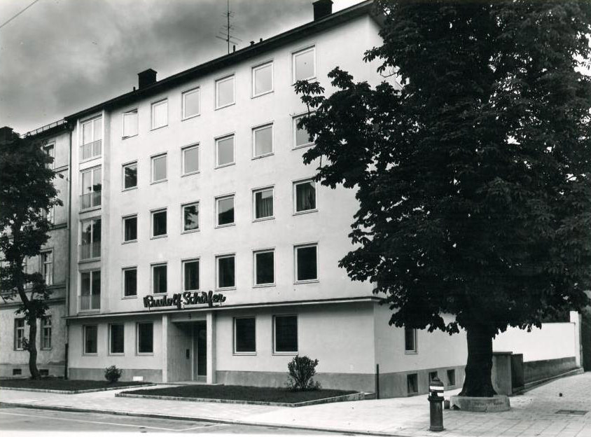 Firmengebäude in der Max-Joseph-Str. 8